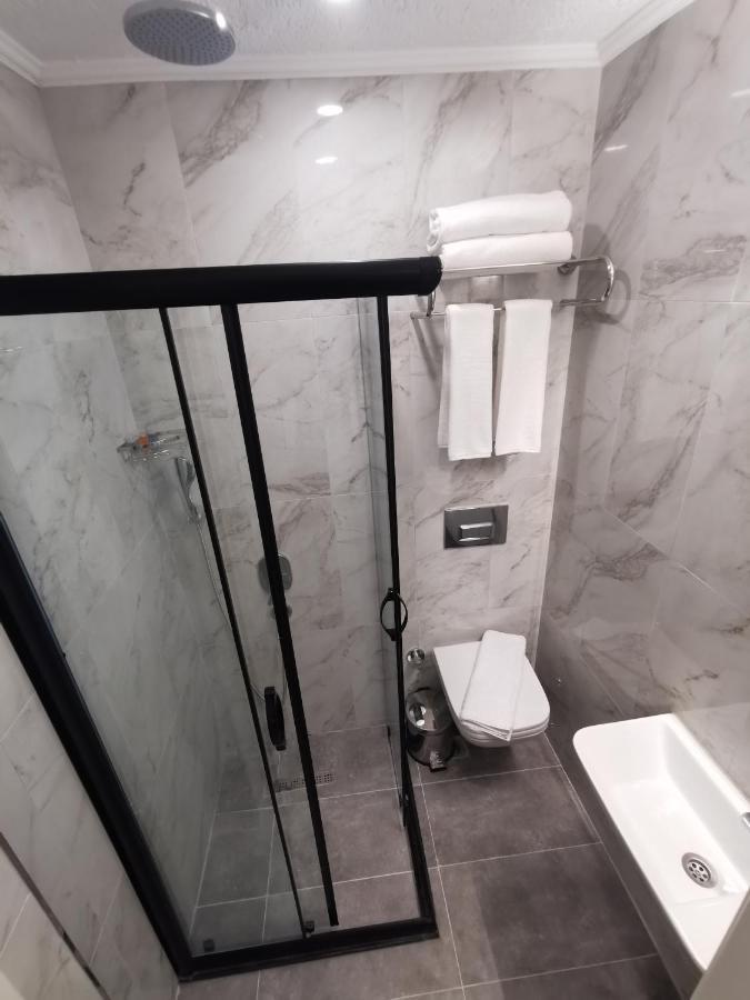 Luxx Garden Hotel Istanbul Bagian luar foto