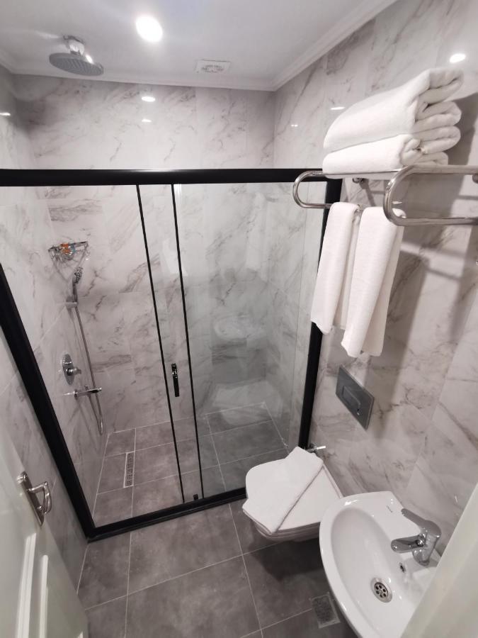Luxx Garden Hotel Istanbul Bagian luar foto