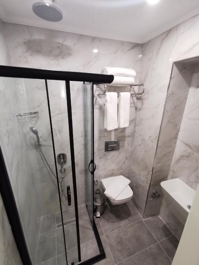 Luxx Garden Hotel Istanbul Bagian luar foto