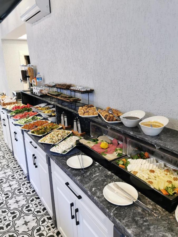 Luxx Garden Hotel Istanbul Bagian luar foto