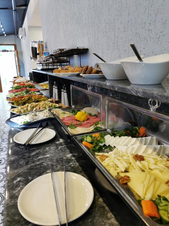 Luxx Garden Hotel Istanbul Bagian luar foto