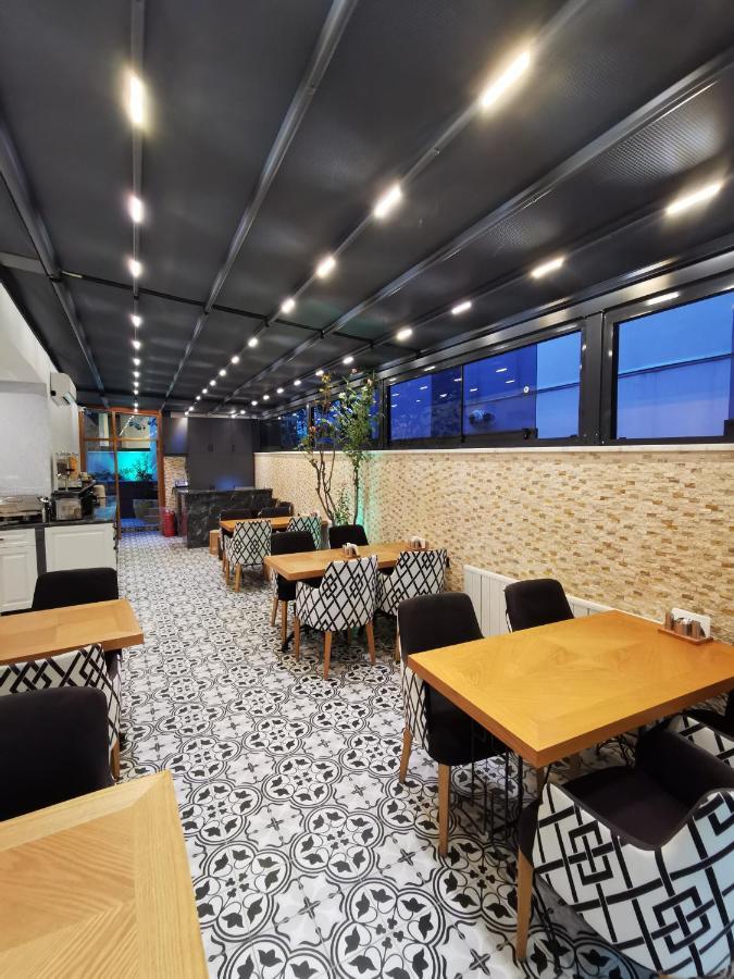 Luxx Garden Hotel Istanbul Bagian luar foto